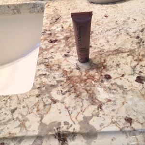 Tinted eyeshadow primer